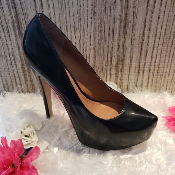 Shoes - Picture 5 of 8